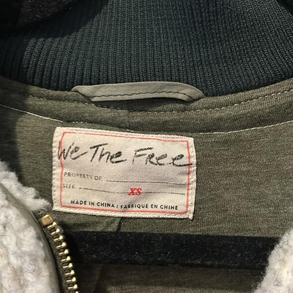 NWT Free People Rivington Sherpa jacket in green cream desert combo - Picture 8 of 10